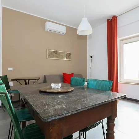 Centro Residenze Domus Sofiae Διαμέρισμα *