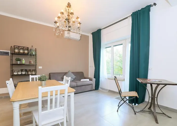 Centro Residenze Domus Sofiae アパート ジェノヴァ